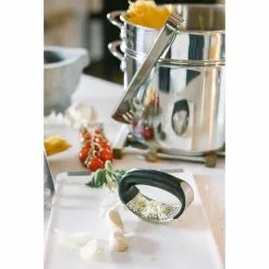 Dorre Garli Garlic Press, Stainless Steel -Potten & pannen Winkel dorre garli garlic press stainless steel 1