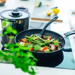 Fiskars Functional Form Frying Pan Ø28cm 13 Fiskars Functional Form Frying Pan Ø28cm -Potten & pannen Winkel fiskars functional form frying pan 13