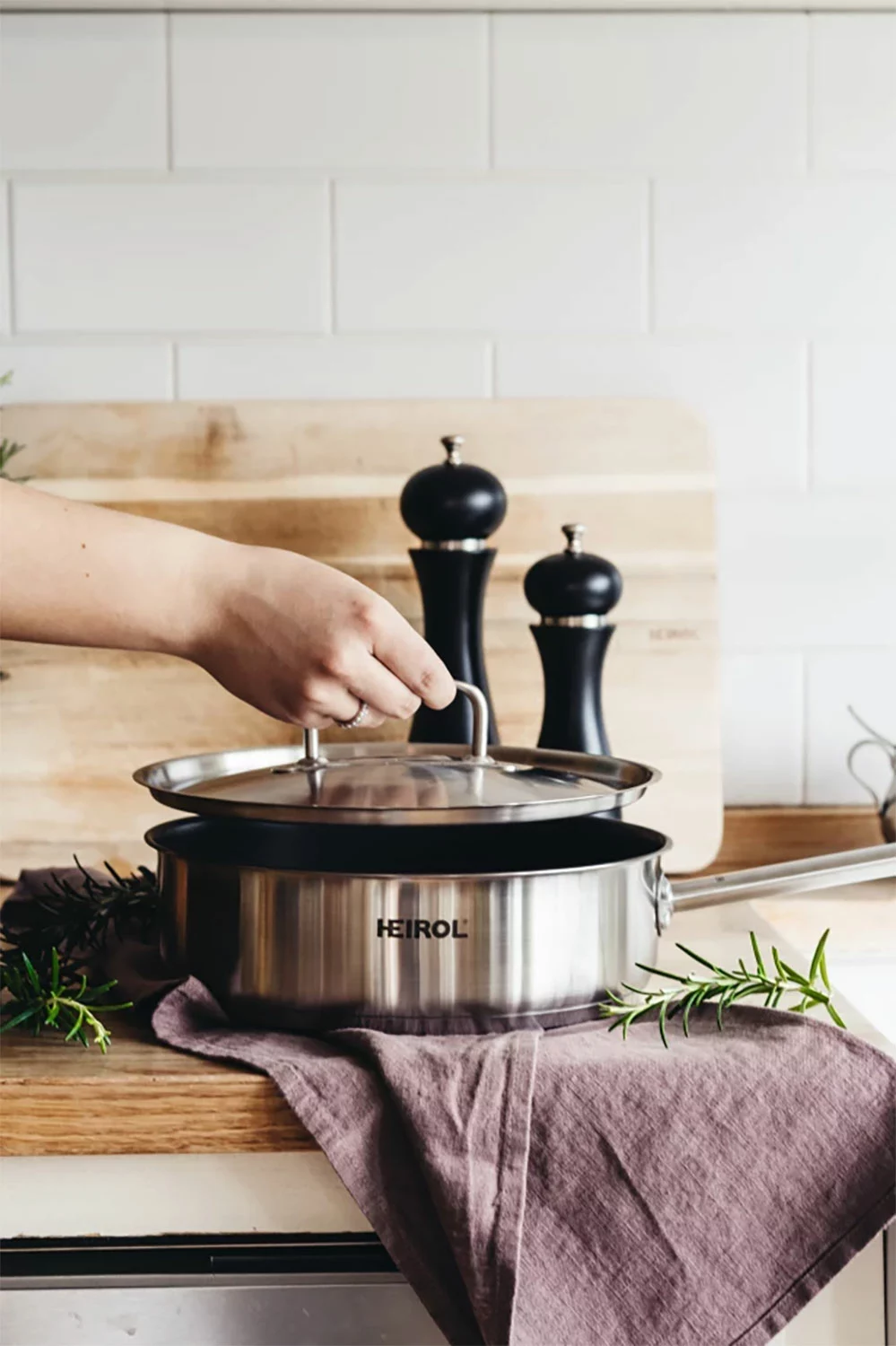 Heirol Cerasafe Pro Steelpan Met Deksel 24 Cm 3 L 6 Heirol Cerasafe Pro Steelpan Met Deksel 24 Cm 3 L - Afbeelding 4