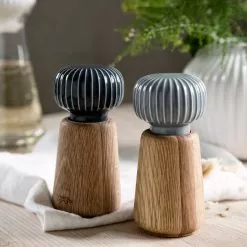 Kähler Hammershøi Spice Mill Small, Indigov 13 Kähler Hammershøi Spice Mill Small, Indigov -Potten & pannen Winkel kahler hammershi grinder h145 dark green 8 1