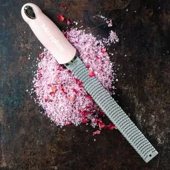 Microplane Premium Classic Zesteur, Roze 11 Microplane Premium Classic Zesteur, Roze -Potten & pannen Winkel microplane premium classic series zesteur 3