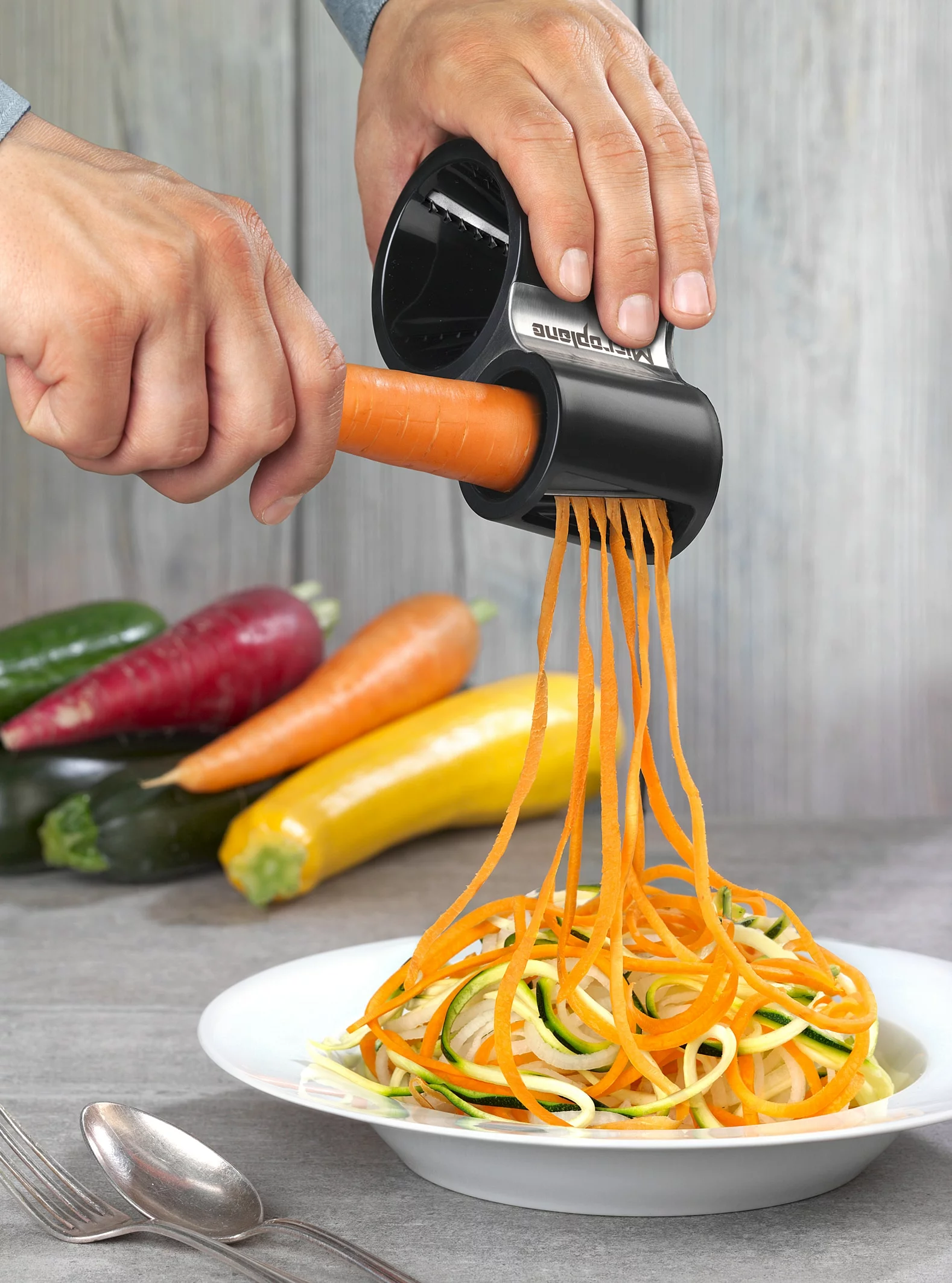 Microplane Swivel Spiralizer, Black 4 Microplane Swivel Spiralizer, Black - Afbeelding 2