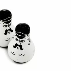 Normann Copenhagen Friends Salt & Pepper Caster 7 Normann Copenhagen Friends Salt & Pepper Caster -Potten & pannen Winkel normann copenhagen friends salt pepper caster 5