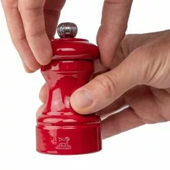 Peugeot Bistro Pepermolen 10 Cm, Passion Red -Potten & pannen Winkel peugeot bistro pepermolen 10 cm 35