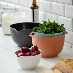 Rosti Margrethe Kom Pebble Black, 0,5 L 9 Rosti Margrethe Kom Pebble Black, 0,5 L -Potten & pannen Winkel rosti margrethe kom pebble white 1