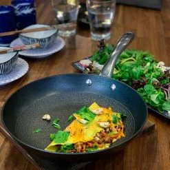 Satake Frying Pan Lightweight Cast Iron, Honeycomb Non-stick -Potten & pannen Winkel satake frying pan lightweight cast iron honeycomb non stick 10