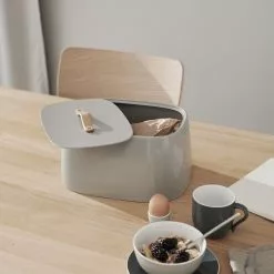 Stelton Emma Bread Box, Grey 8 Stelton Emma Bread Box, Grey -Potten & pannen Winkel stelton emma bread box 11