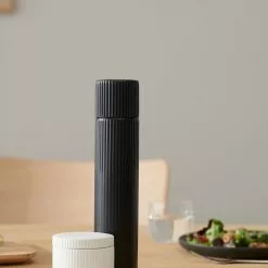 Stelton Pleat Salt Cellar, White -Potten & pannen Winkel stelton pleat salt cellar white 4