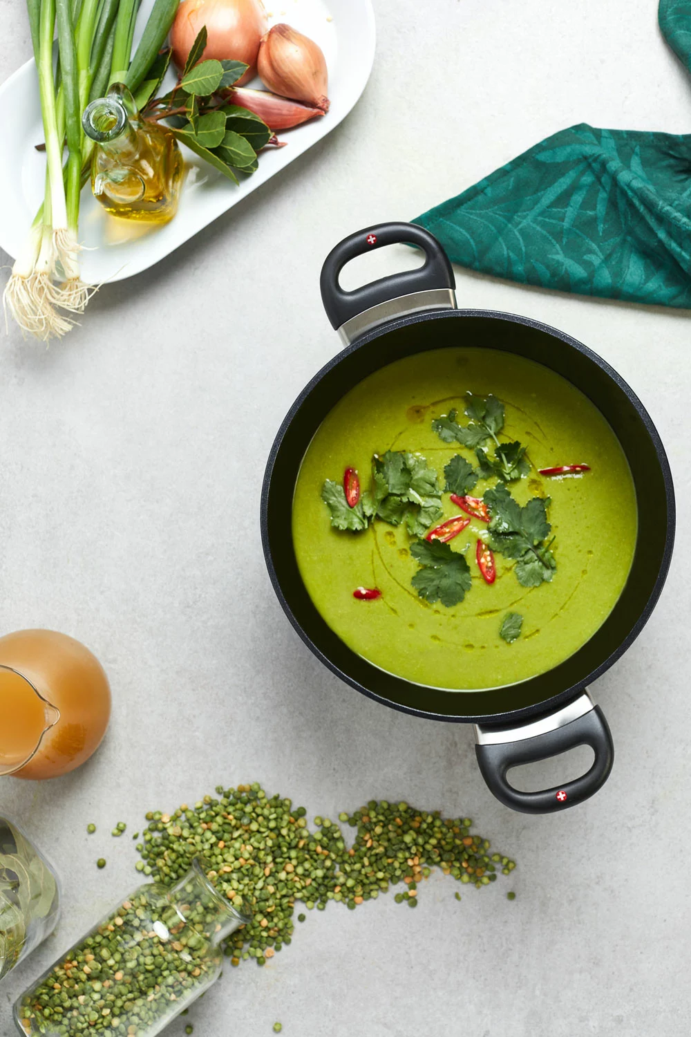 Swiss Diamond XD Braadpan Met Glazen Deksel Inductie, 24 Cm 7 Swiss Diamond XD Braadpan Met Glazen Deksel Inductie, 24 Cm - Afbeelding 5