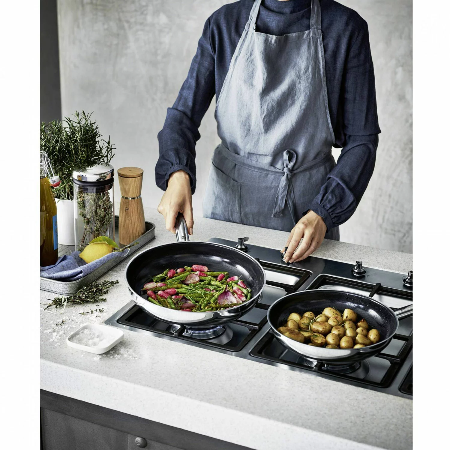 WMF Durado Koekenpannen Set Roestvrij Staal 28 Cm / 24 Cm 4 WMF Durado Koekenpannen Set Roestvrij Staal 28 Cm / 24 Cm - Afbeelding 2