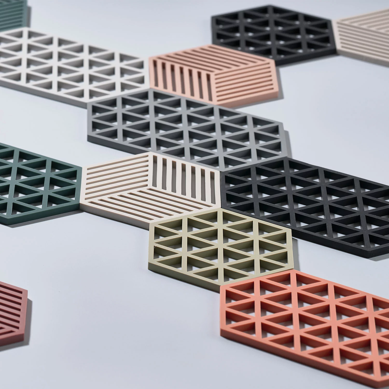 Zone Denmark Triangle Trivet Large, Black 4 Zone Denmark Triangle Trivet Large, Black - Afbeelding 2