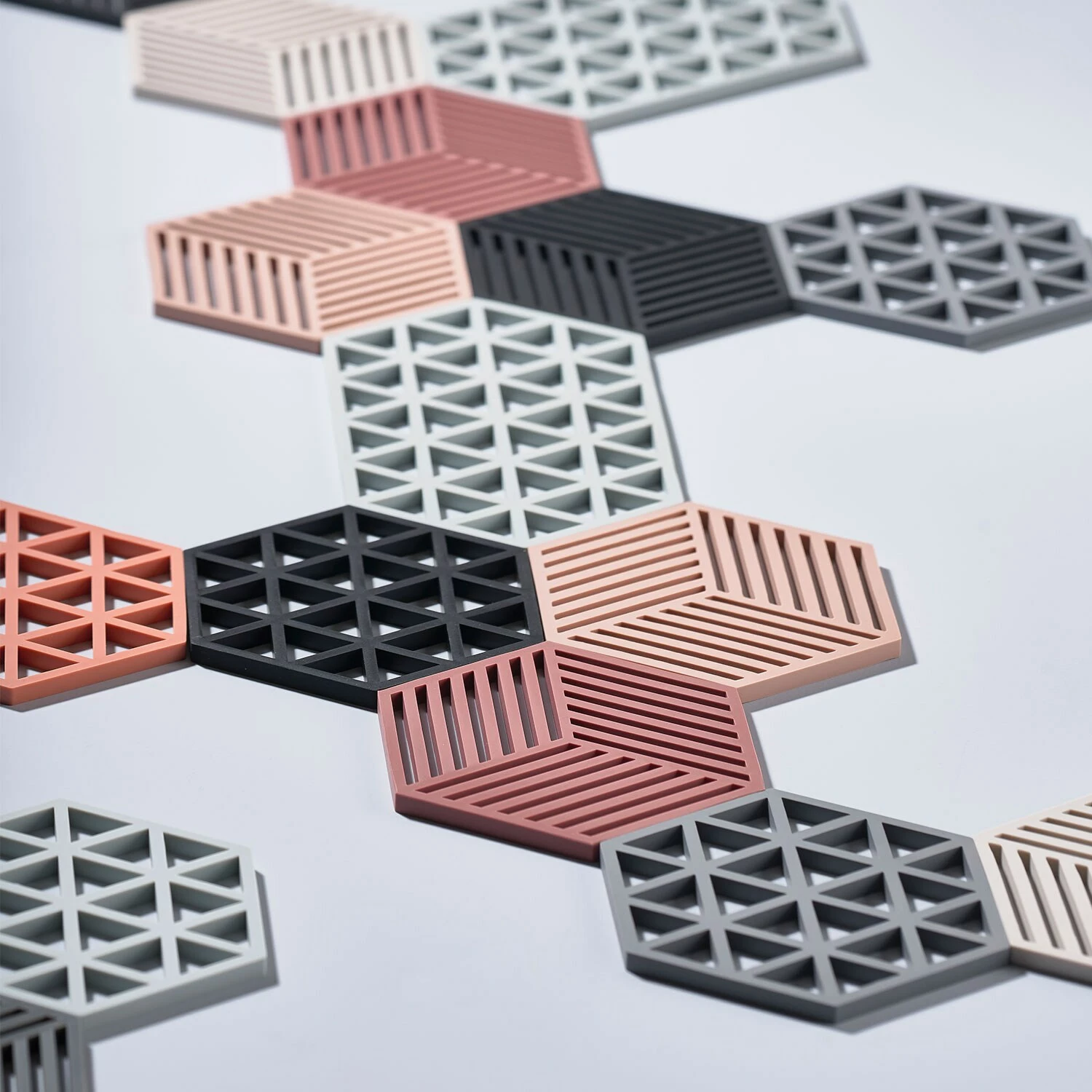 Zone Denmark Triangle Trivet Small, Black 4 Zone Denmark Triangle Trivet Small, Black - Afbeelding 2